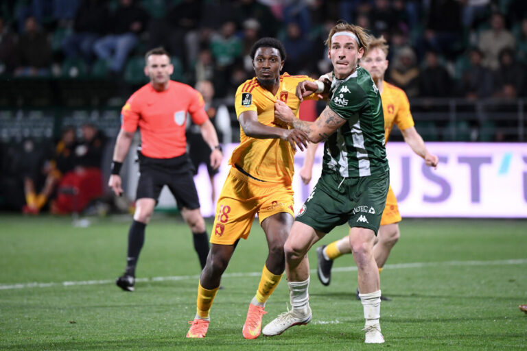 Red Star v Rodez Aveyron Football -  Barrages Ligue 1 Uber Eats 2025/2026