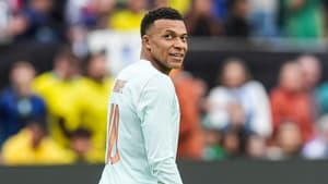 Kylian Mbappé avec le sourire pendant le match Brésil-France, le 26 mars 2026