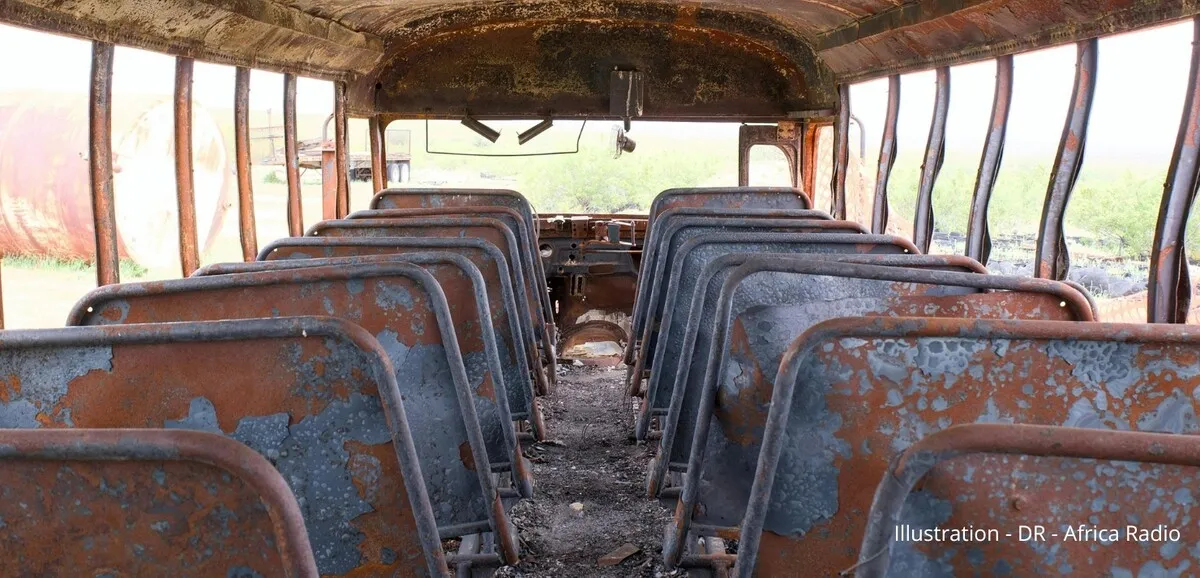 escalating jihadist blockade tightens around Bamako as buses torched