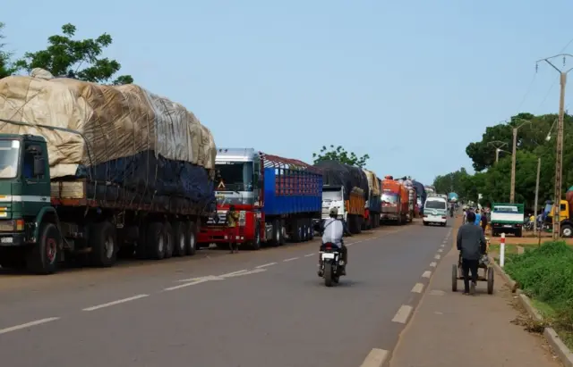 Niger and Benin delegates engage in discussions to resolve border tensions