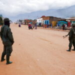 Des soldats rebelles du groupe M23 patrouillent dans les rues de la ville de Uvira, Republique Democratique du Congo le 12 decembre 2025, région des Grands Lacs