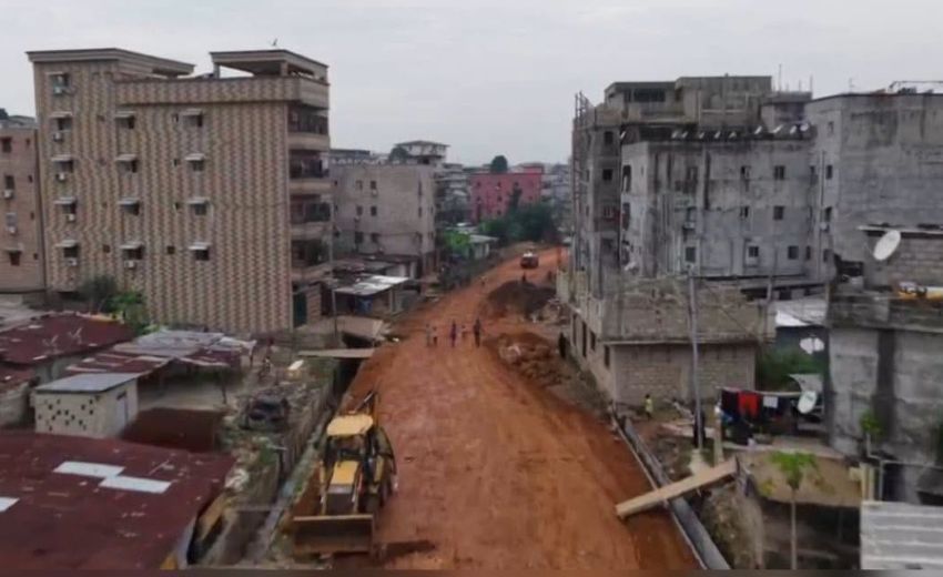 Construction work at Libreville's Baie des Cochons