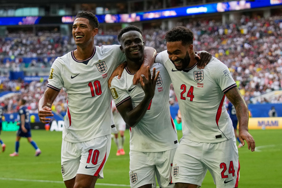 England players celebrating after defeating France in World Cup bronze medal match