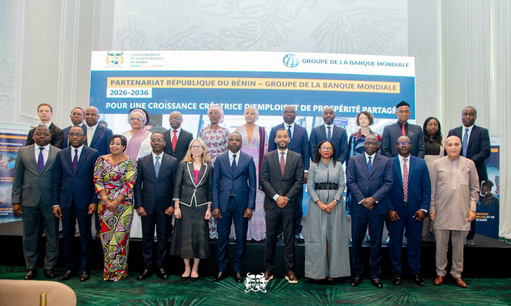 Bénin and World Bank officials at partnership launch