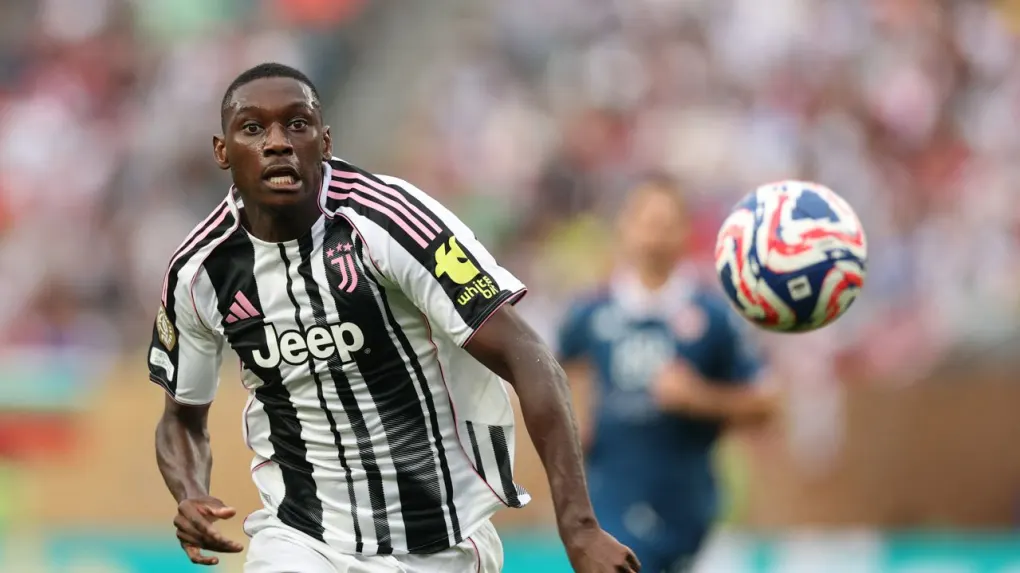 Randal Kolo Muani returns to Turin